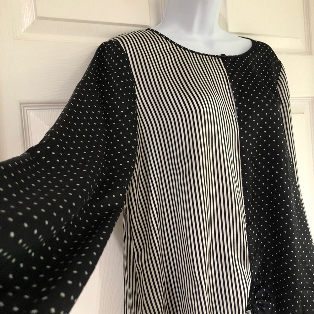 Size M silky bi-patterned black/white shirt by Belle Sky